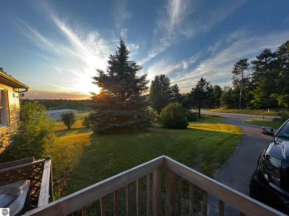 8365 Cadillac Hwy, Benzonia, MI 49616