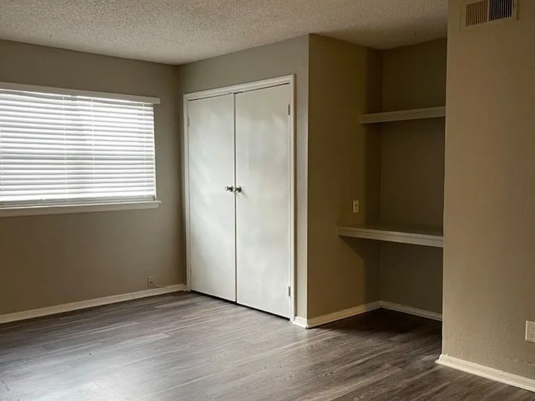 Bryant Grove Apartments — Photo 52