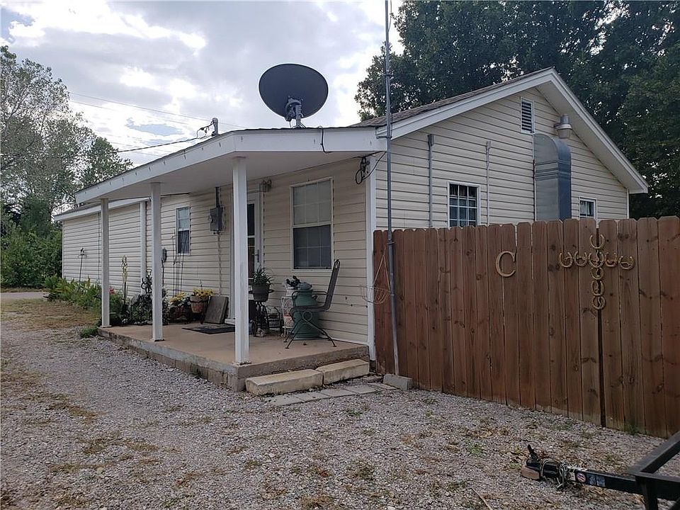 1st image of 206 E Shirley St