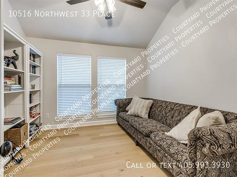 10516 NW 33rd Pl — Photo 23