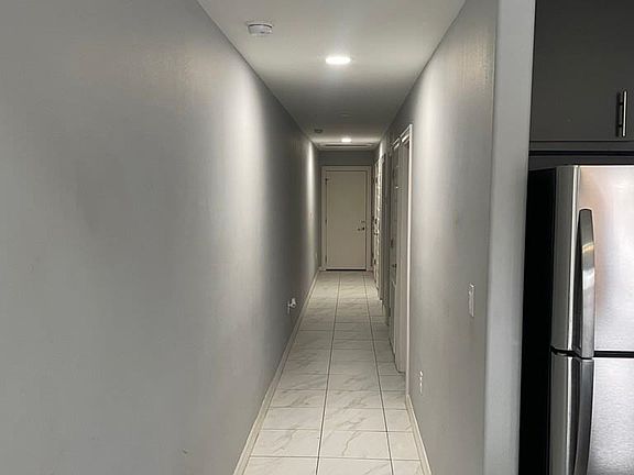 5th image of 313 W 2nd St