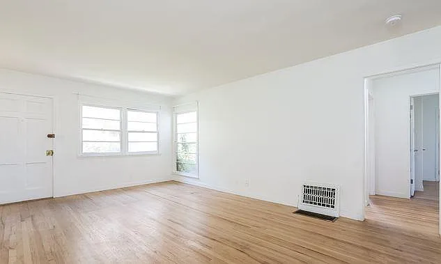 1031 Ocean Park Blvd #4 — Photo 8
