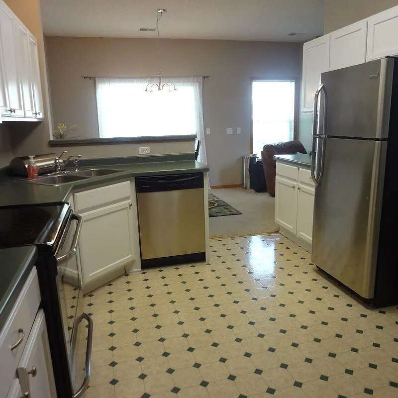 2 bed, 1650 sqft, $2,400 — Photo 3