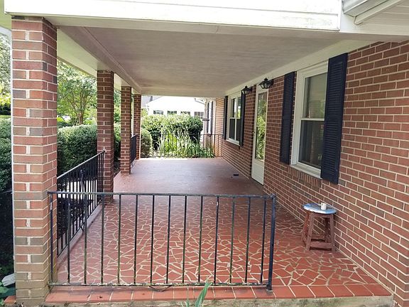 4th image of 242 Peach St