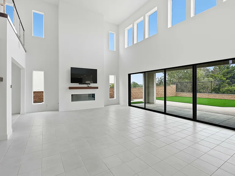 20568 Edgewood Ct — Photo 11