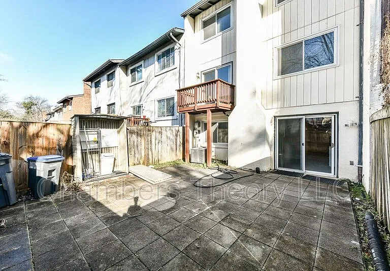 8088 Edinburgh Dr — Photo 23