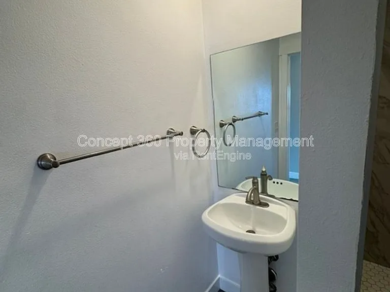 144 Primrose Ave #1 — Photo 36