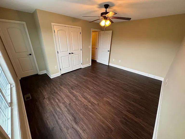 610 Grays Pointe Ct — Photo 21