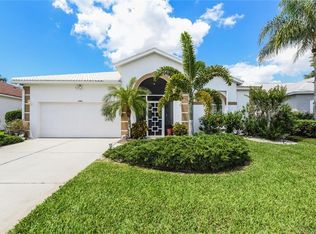 8950 Olde Hickory Ave, Sarasota, FL 34238