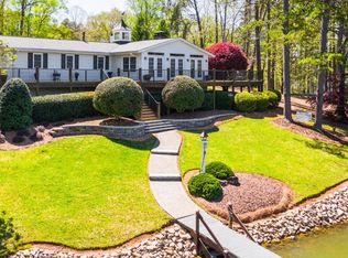 4004 Pine Shore Cir, Gainesville, GA 30501