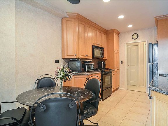 3rd image of 23-25 Bell Blvd #5D