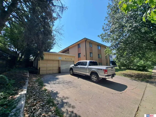 2227 A St, Lincoln, NE 68502