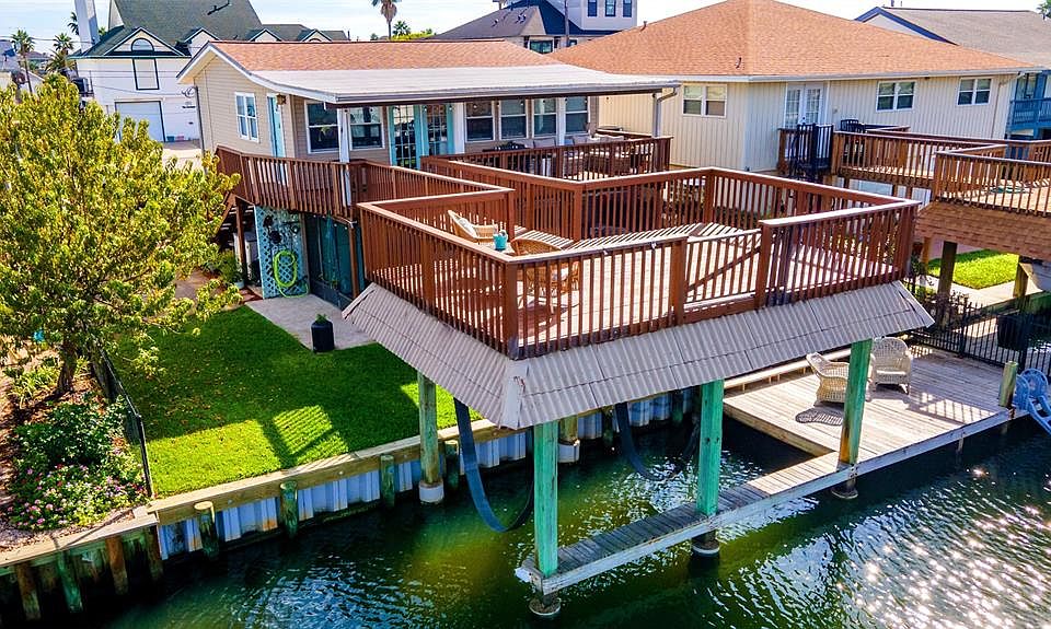 1st image of 472 Pompano Street