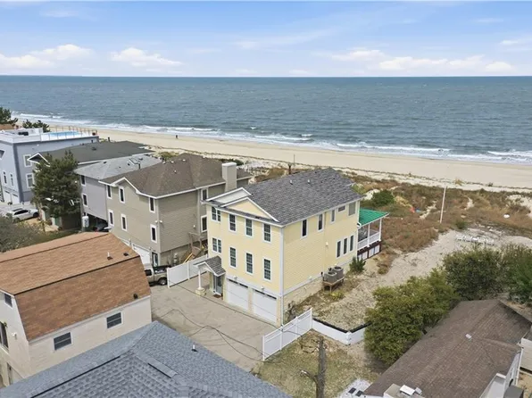 4812 Bay Bridge Ln, Virginia Beach, VA 23455