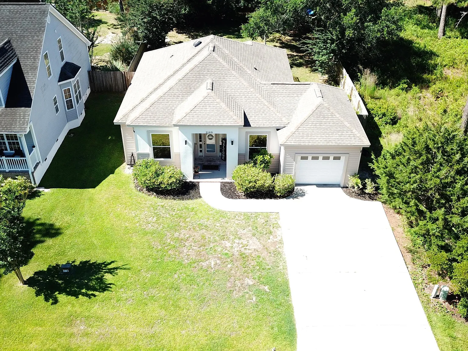 3 bed, 2.0 bath, 1300 sqft, $2,100 — Photo 4