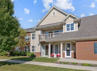 2620 W Colonial Woods Dr, Oak Creek, WI 53154