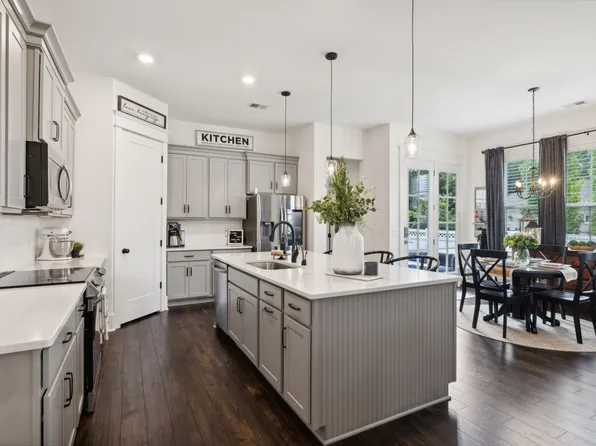 633 Henry Ln, Nashville, TN 37211