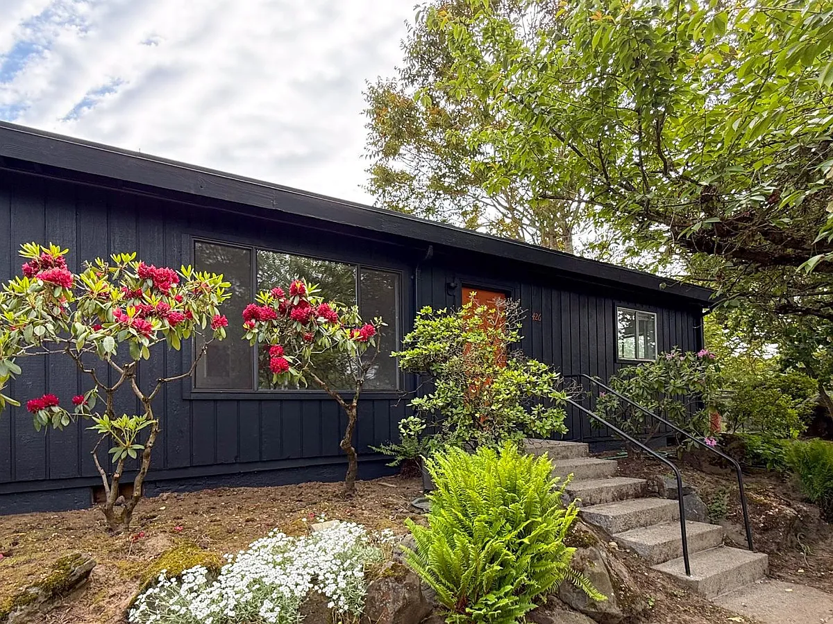 Unit Photo - 426 N Skidmore St