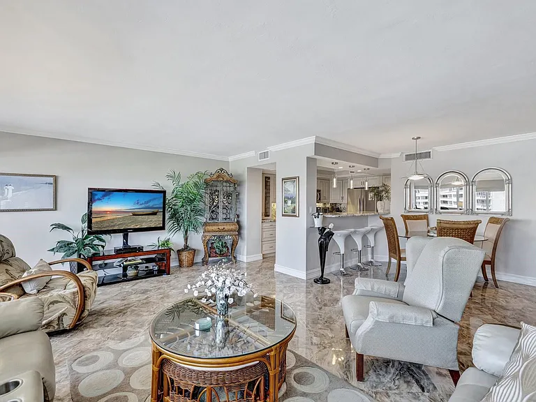 2100 S Ocean Dr #16F — Photo 8