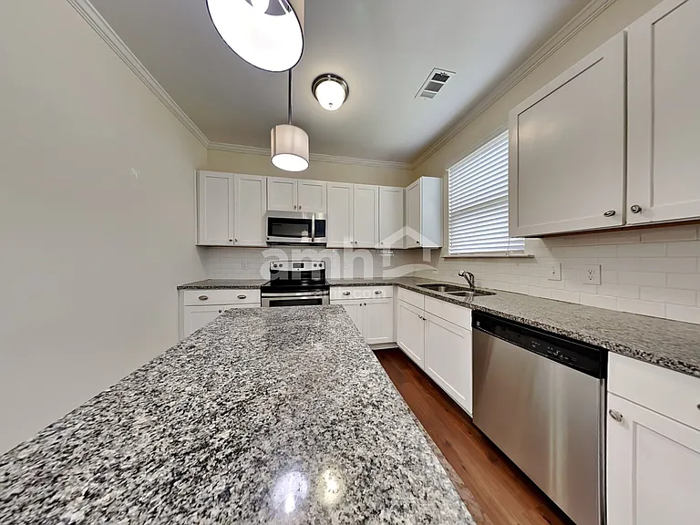 72 Monarch Way — Photo 3