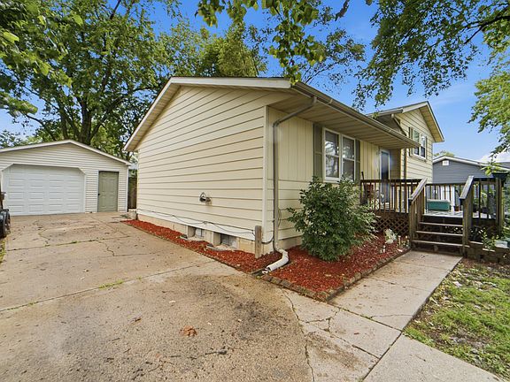 4th image of 4416 SE 6th St
