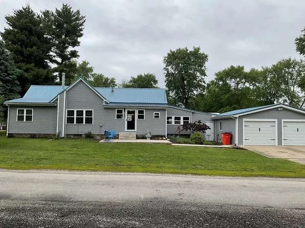 308 W Dayton St, Tower Hill, IL 62571