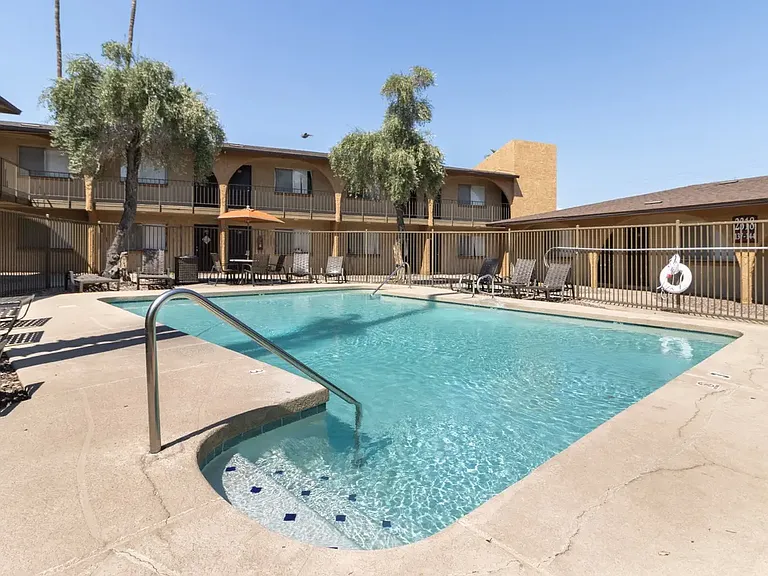 Courtyard at Encanto Apartments — Photo 10