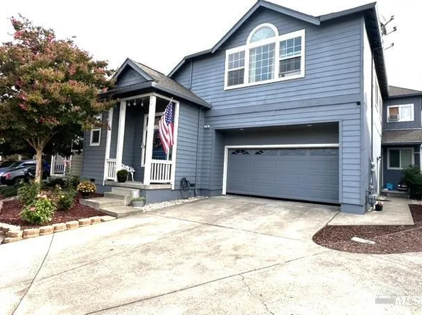 110 - 114 Esposti Meadows Way, Santa Rosa, CA 95403