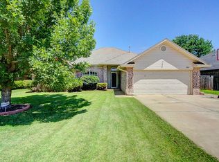 904 Old Mill Rd, Moore, OK 73160