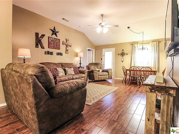 5th image of 813 Samuel Dr