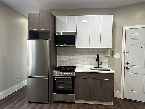 2nd image of 18 Reed St APT 6