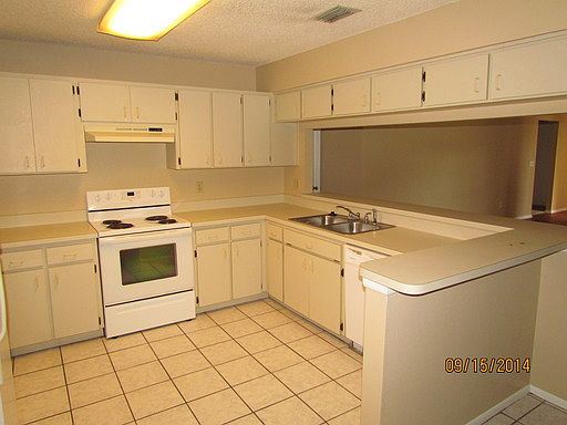 5th image of 5825 Taywood Dr