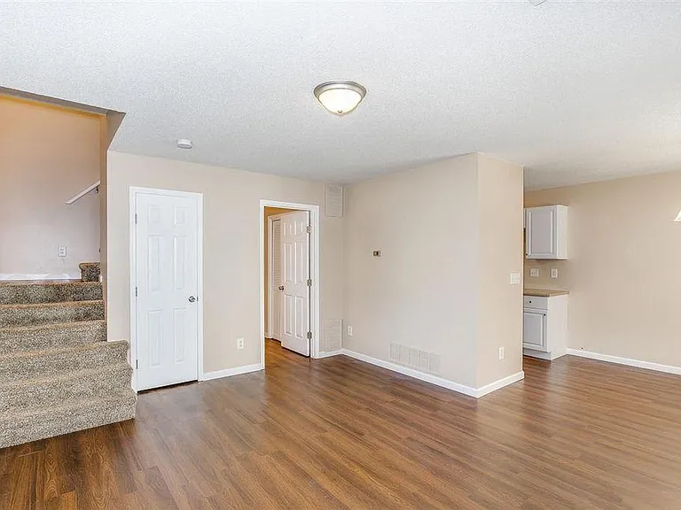 539 S Robin Rd #C — Photo 4