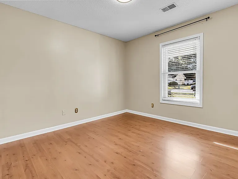 111 Hopper Dr — Photo 22