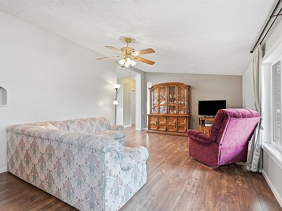 4th image of 333 Valeria St