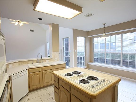 5th image of 1732 Bennington Dr