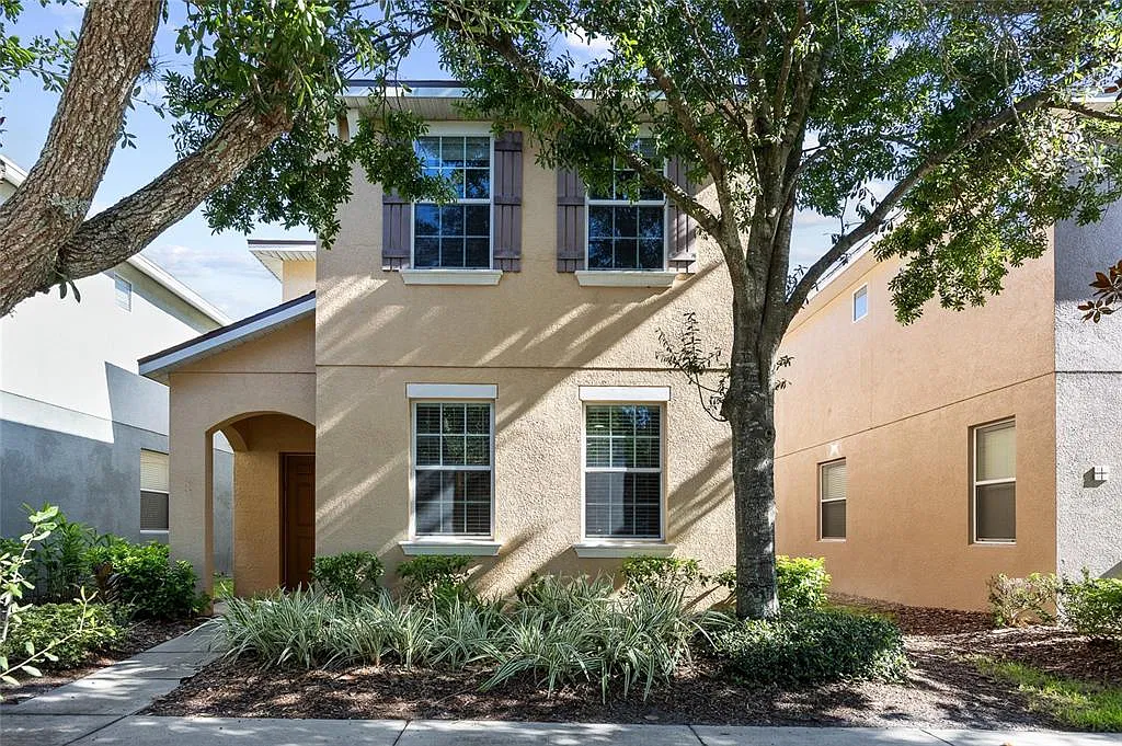 4 bed, 2.5 bath, 2146 sqft, $2,300 — Photo 1