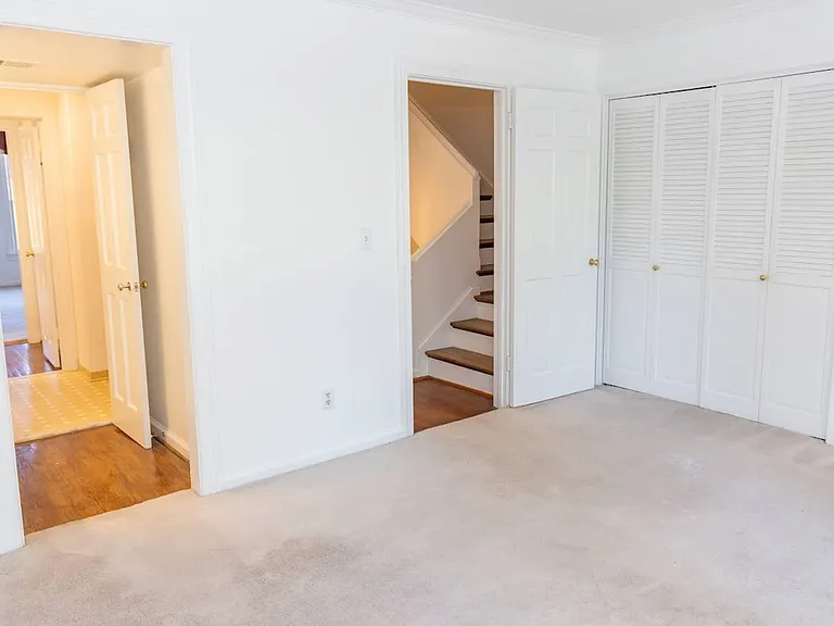 817 Botetourt Gdns — Photo 25