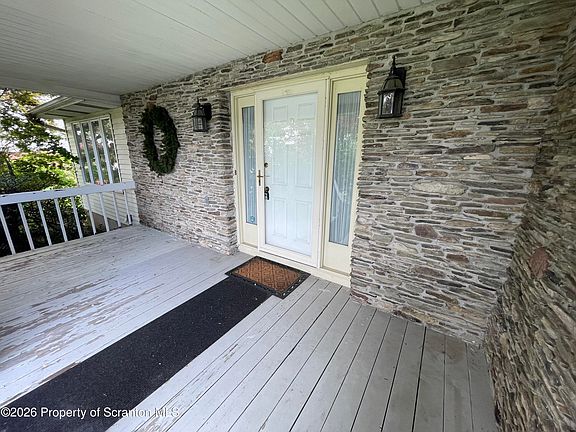 5th image of 836 Laconia Cir