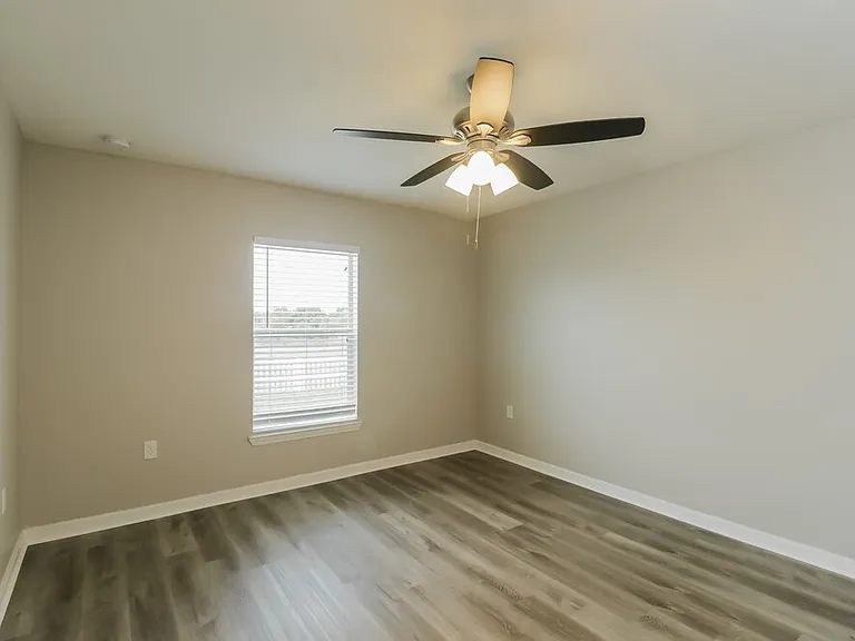 6742 Wirevine Dr — Photo 13