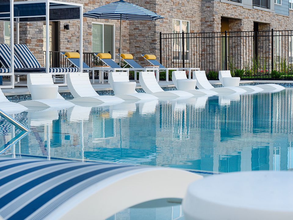 Aspire | Heated Salt-Water Pool