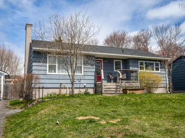 22 Ellenvale Ave, Halifax, NS B2W 2W5