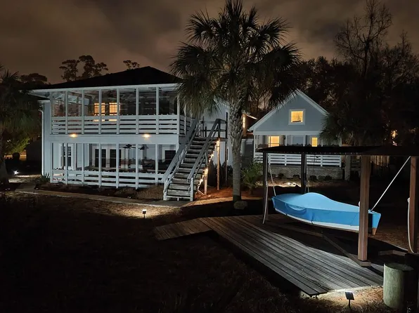 183 N Causeway Rd, Pawleys Island, SC 29585