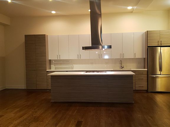 3rd image of 1743 N Milwaukee Ave #100