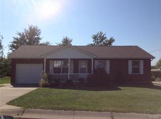 230 Park Hill Dr, Union, MO 63084