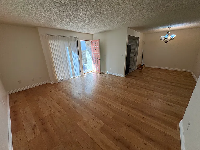 118 N Cedar St #2 — Photo 5