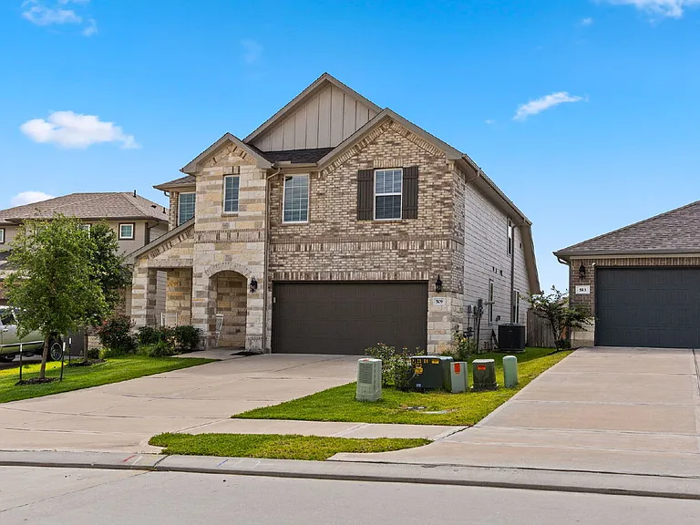509 Brent Park Ct — Photo 4