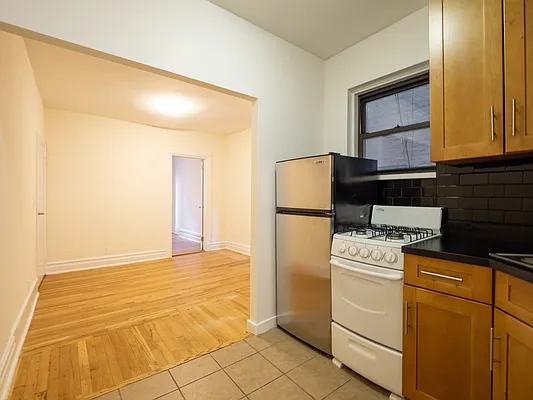 Rented by City Connections Realty | media 9