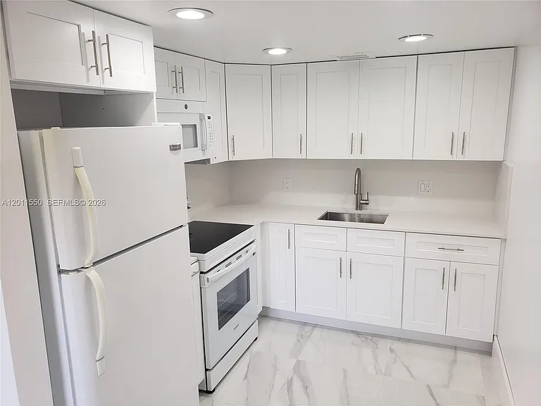 13255 SW 7th Ct #305D — Photo 10