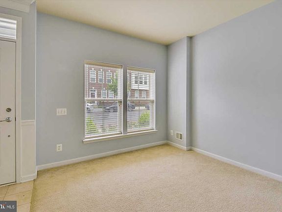3rd image of 9490 Canonbury Sq